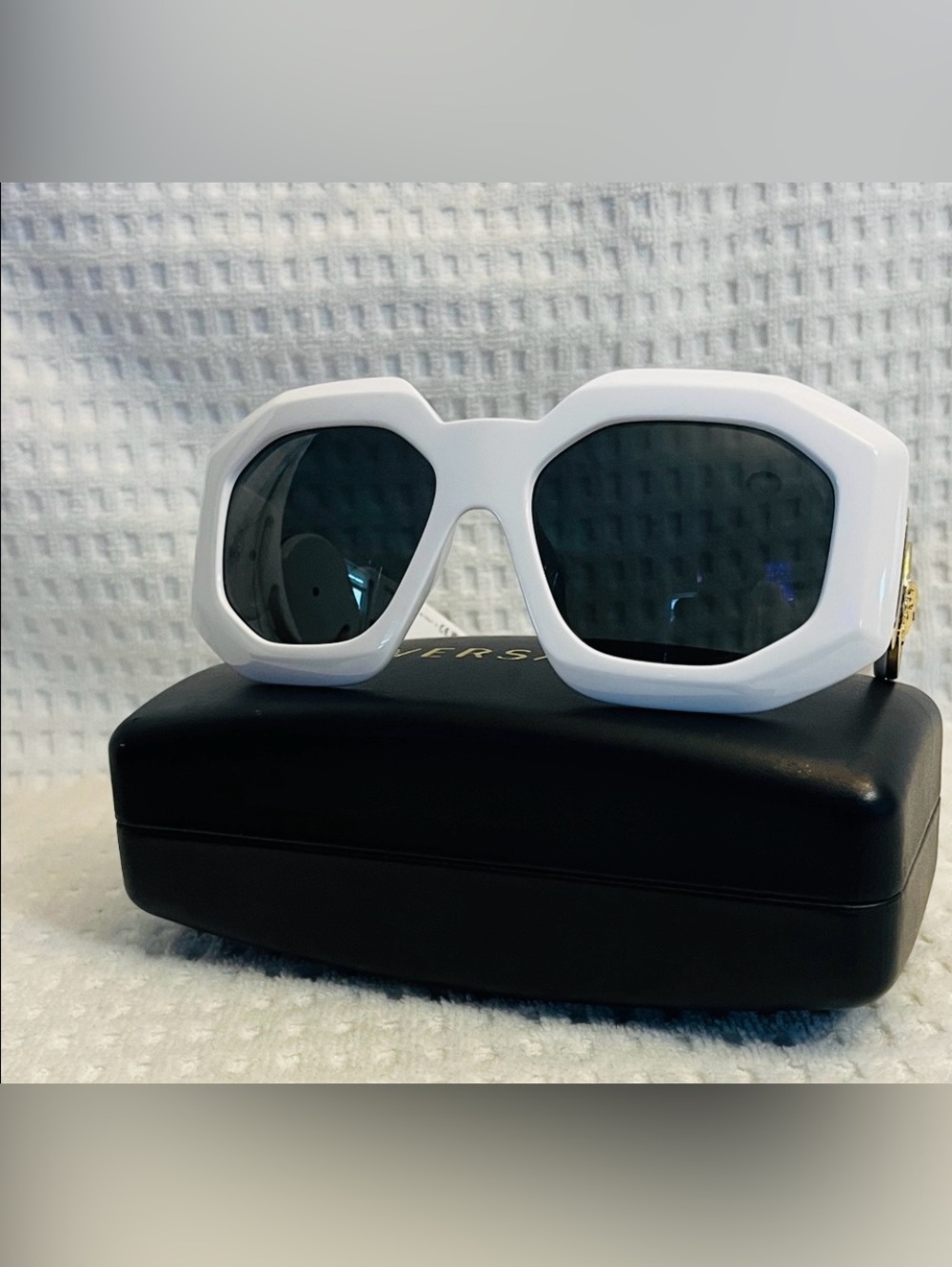 Versace Maxi Medusa Biggie Sunglasses - Picture 5 of 10